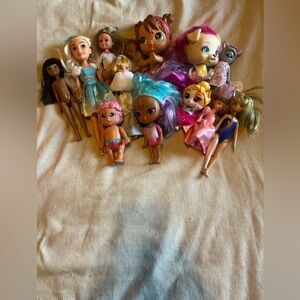 Lot of dolls